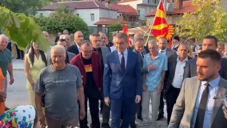Pustec/ Në aktivitetin ku ishte dhe kryeministri maqedonas Mickoski, nuk ekzekutohet himni kombëtar shqiptar