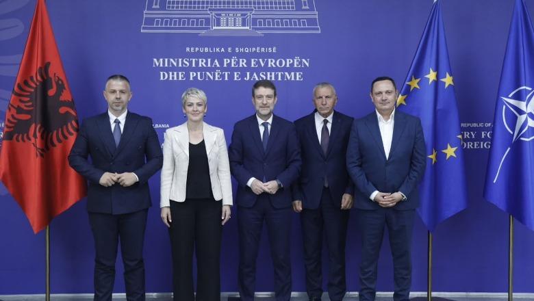 Hoxha takon drejtuesit e institucioneve në Luginën e Preshevës: Të drejtat e shqiptarëve, prioritet i yni