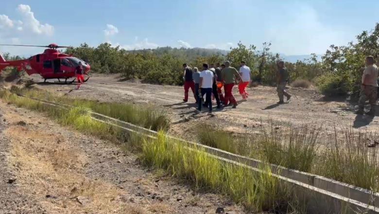 U plagos gjatë operacionit për shuarjen e flakëve, Report Tv siguron pamjet kur ushtari 28-vjeçar transportohet me helikopter nga Mirdita drejt ‘Traumës’ në Tiranë (VIDEO)