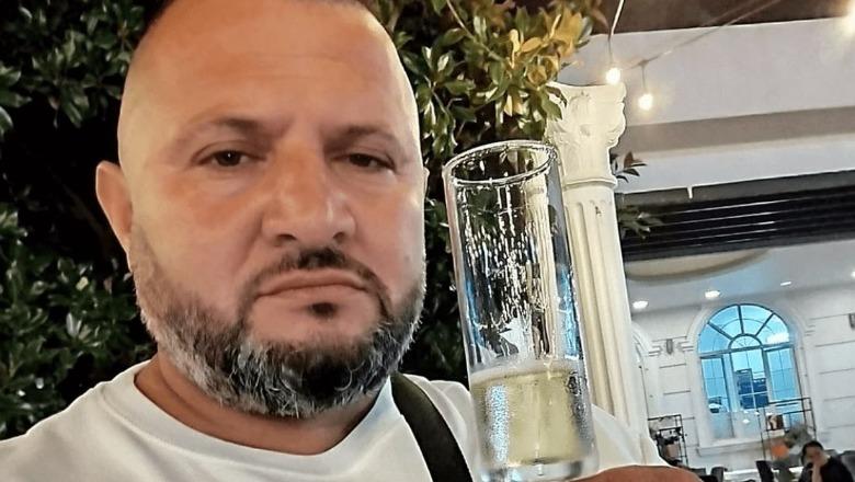 FOTOT/ Ky është shqiptari që vrau të dashurën në Greqi, pozonte me armë në rrjetet sociale