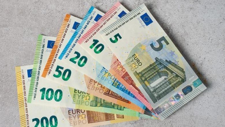 1.6 trilionë euro në qarkullim në Europë, frika e luftës dhe sulmeve kibernetike shtyn evropianët t'i mbajnë sërish paratë nën dyshek