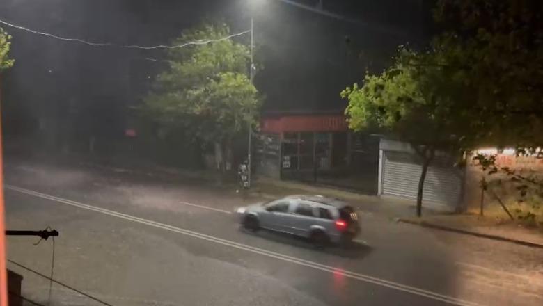 Ndryshon tabloja e motit në Korçë, vapa përvëluese i lë vendin stuhisë së shiut