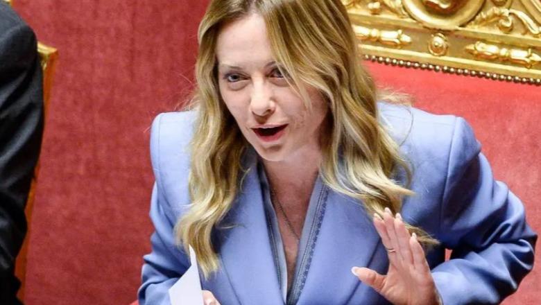 E veshur për pushtet, Giorgia Meloni dhe gjuha e modës