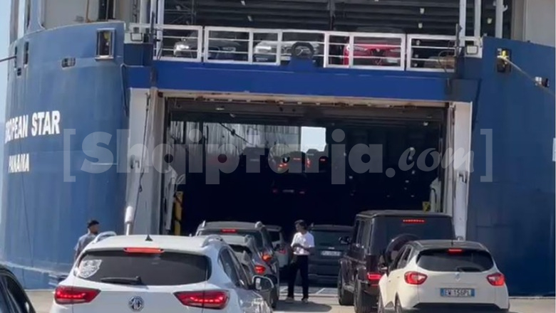 Fluks udhëtarësh në Portin e Vlorës, 995 pasagjerë dhe 265 automjete drejt Brindisit