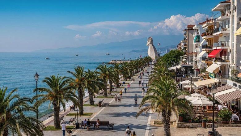 Sa prona ishin aktive në korrik për Air Bnb? Vlora mbetet 'mbretëresha' e qirave afatshkurtra