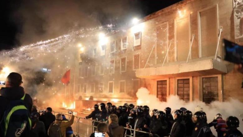 Liria e medias, AGSH publikon raportin: 31 raste sulmesh në gjashtë muajt e parë të 2026! Protestat, ambiente jo të sigurta për gazetarët