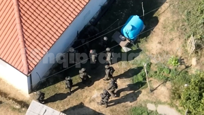 Ylli Zalla ‘patrullon’ me kallash pranë shtëpisë, Report Tv siguron pamjet, ja si u mbajt në vëzhgim me dron ‘Bayraktar’