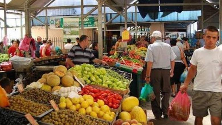 Fatos Çoçoli: Fitojmë më shumë se humbasim nga euro rekord e ulët?