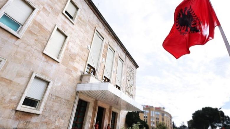 Vendimi i KLGJ për rritjen e pagave të gjyqtarëve, reagon Qeveria për Report TV: Po e analizojmë!