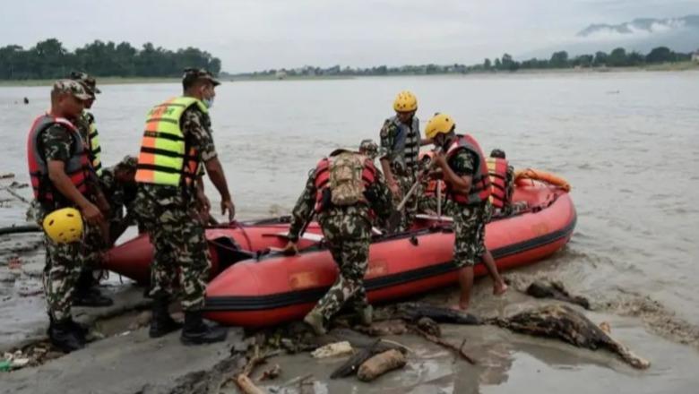 Përmbytjet në Nepal, mbi 903 viktima dhe 4247 të zhdukur! Rrëfimet e të mbijetuarve: Rrjedha e ujit më mori familjen! S’ka mbetur më asgjë