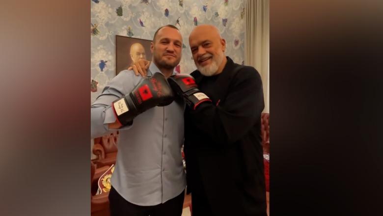 Pas mbrojtjes së titullit WBO, Rama pret kampionin Nelson Hysa në Kryeministri, boksieri i dhuron një set të veçantë dorezash: Albanian Eagle nuk dorëzohet!