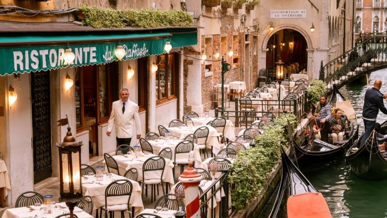 Shqiptarët shkëlqejnë në Venecia, media italiane: 50 lokale shqiptare në qytet vlerësohen nga klientët me mbi 4.57 yje