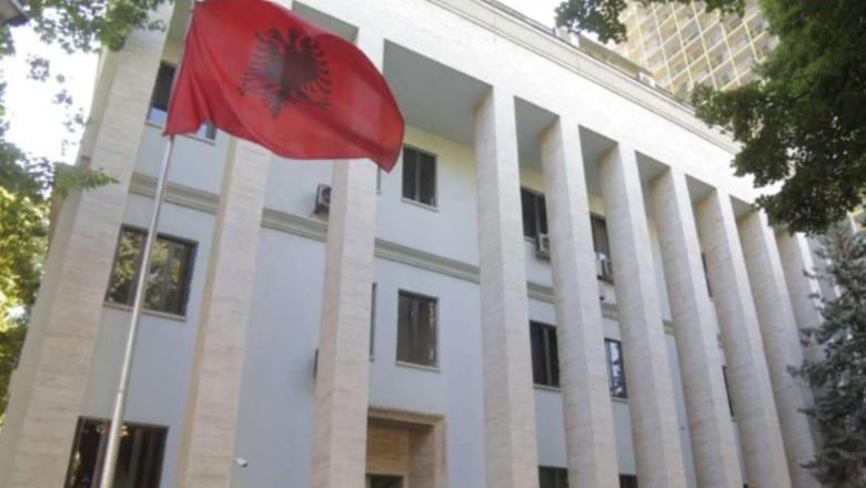 Ardit Rada: Gjyqtarë e Prokurorë që i duan gazetarët vetëm kur “mbeten pa lekë”…