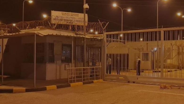 Celular në burgun e Fierit, ‘e pësojnë’ dy të paraburgosur! Pezullohen nga detyra 4 punonjës, u caktohet masa ‘detyrim paraqitje’