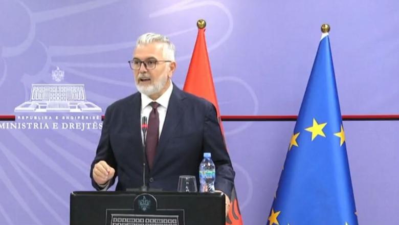 KLGJ e KLP i rritën pagën vetes, ministri Gogu: S’do ketë përplasje institucionesh, mosmarrëveshja zgjidhet në Kuvend me ligj