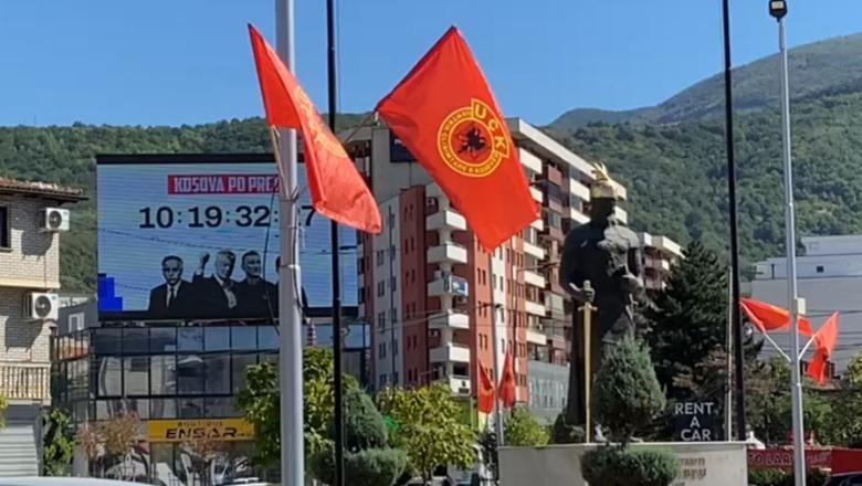 11 ditë nga vendimi për ish-krerët e UÇK-së, Kosova numëron mbrapsht! Ekrane gjigante në Prishtinë e Prizren edhe në Dyseldorf