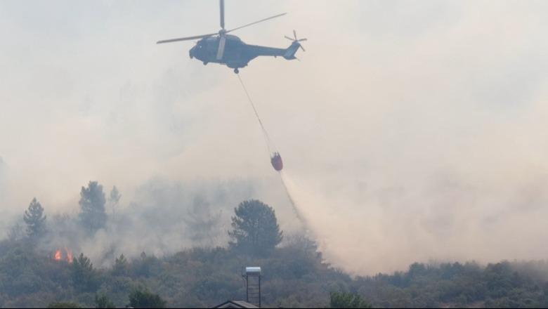 Zjarret/ Në Fier angazhohen 1 avion dhe 1 helikopter! Ndërhyrje nga ajri për vatrat në Bardhaj të Shkodrës, flakët pranë banesave