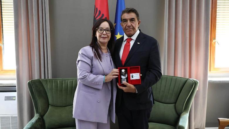 Ministrja e re e Shëndetësisë takohet me të dërguarin e Trump: bashkëpunimi me SHBA-në vijon të thellohet në fusha me rëndësi strategjike