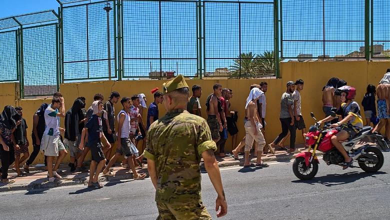 Spanja nis hetim penal për hyrjen e mbi 70 mijë emigrantëve në Ceuta
