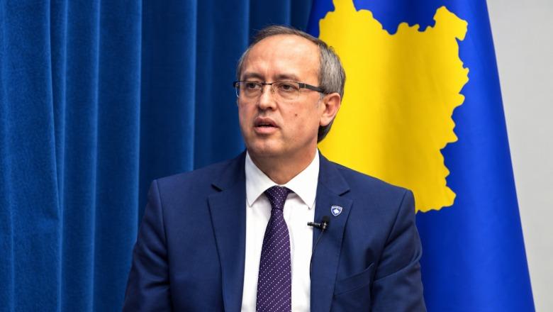 Përplasja në LDK thellohet, Hoti kërkon konventë dhe ekip të ri drejtues! Përgjigjet Abdixhiku: Beteja juaj qenka për kryetarin jo për Kosovën!
