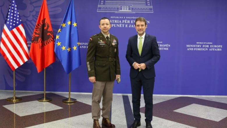 Ministri Hoxha takim me Komandantin e Forcës Ndërkombëtare të Stabilizimit për Gazën: Shqipëria e vendosur të luajë rolin e saj krah SHBA-ve për paqen dhe sigurinë