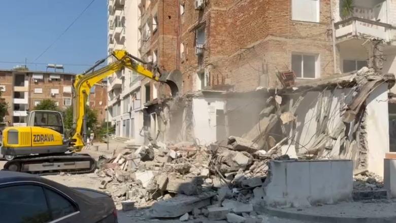 Vlorë/ Nis shembja e 25 objekteve në Tregun e Orizit, Mersini: Shumica janë pa legalizim! Banorët: I kemi në proces, s’kemi ku të shkojmë