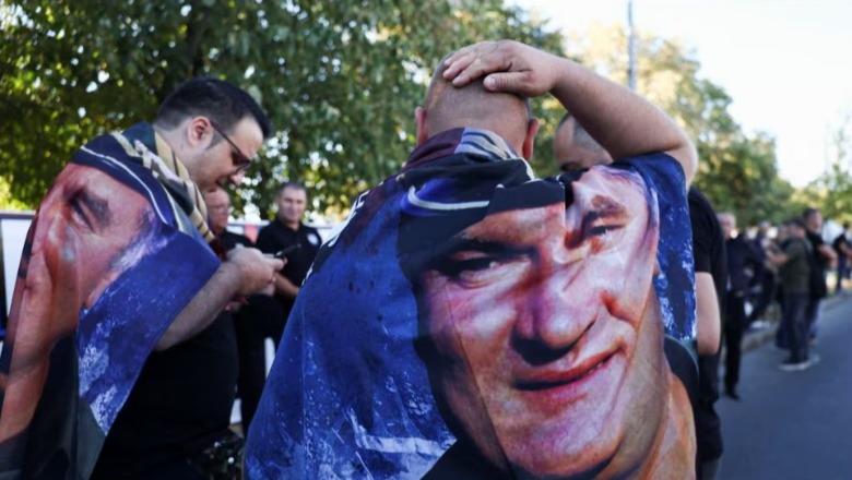 Varrimi me nderime të larta i Ratko Mlladiç, Komisioni Evropian paralajmëron rishikimin e negociatave me Serbinë