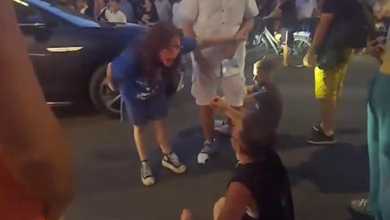 'Sharje dhe ofendime', protestuesit përplasen me njëri-tjetrin për bllokimin e rrugës