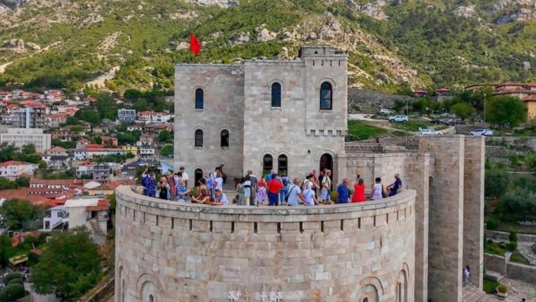 Mbi 1 milion vizitorë në sitet kulturore në 8 muaj, Rama publikon shifrat: Kalaja e Gjirokastrës lë pas Butrintin, kryeson me 223 mijë vizitorë