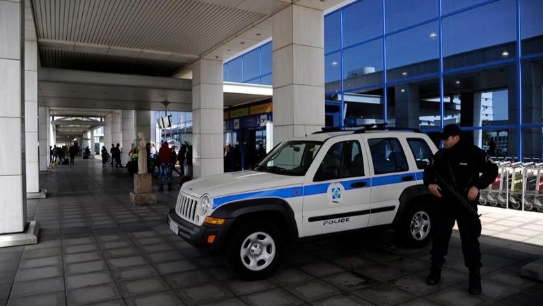 Drogë mes trëndafilave/ Sekuestrohen 100 kg kokainë në aeroportin e Athinës! 6 të arrestuar mes tyre edhe shqiptarë