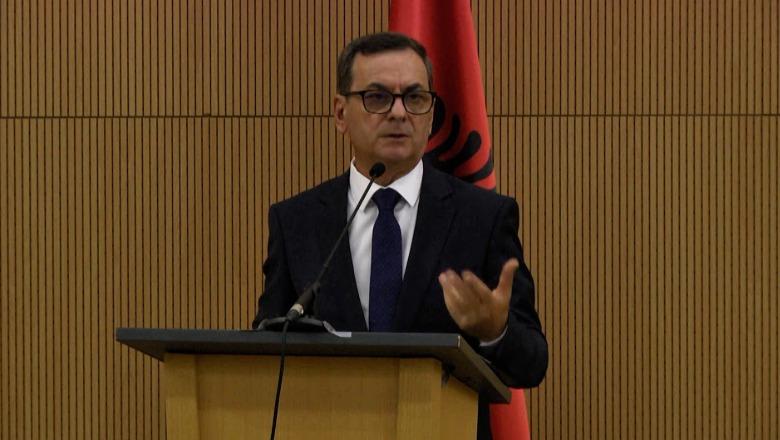 Mbledhja e gjyqtarëve për pagat në drejtësi/ Sadushi: Mosveprimi i Kuvendit s’i jep të drejtë qeverisë të pezullojë vendimin e Kushtetueses