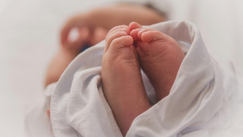 Greqi/ ‘Garë me kohën’, 54-vjeçarja bëhet nënë nga embrioni i ngrirë para 22 vitesh