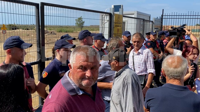 Rrjoll, rikthehen protestat kundër resortit të Bashkim Ulajt! Banorët përplasen me policinë: Nuk e falim tokën, stop ndërtimit