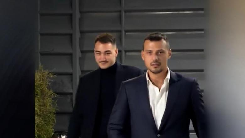 Dënimi i ish-krerëve të UÇK-së/ Djemtë e Thaçit dhe Veselit kthehen nga Haga: Gjykatë kriminale, presim pafajësi në Apel! Protesta deri vonë në Prishtinë