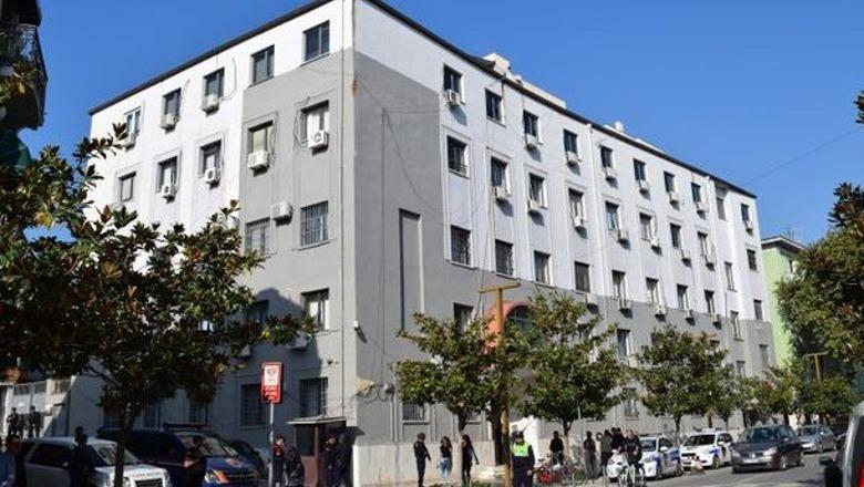 Plagosja e avokatit në mes të lokalit, Dhoma Vendore e Avokatisë 2 orë bojkot të seancave gjyqësore në Durrës