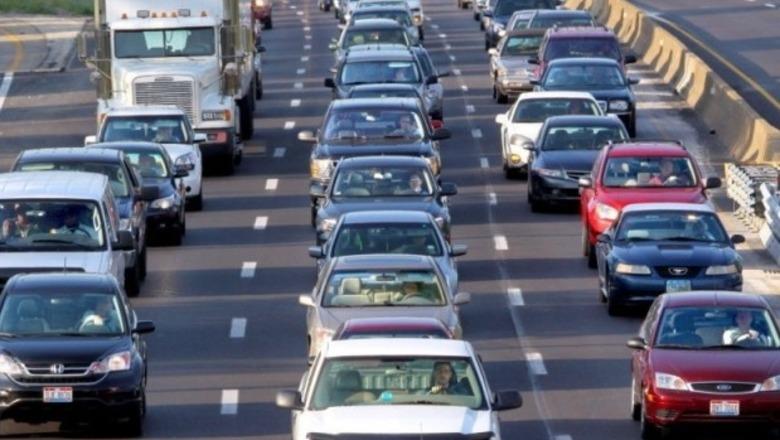 Doganat publikojnë manualin e ri për zhdoganimin e makinave, kilometrazhi do të ndikojë në vlerësimin e automjeteve