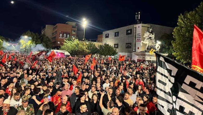 Nata e katërt e protestave për ish-krerët e UÇK-së, mijëra qytetarë sërish në shesh! Tubime edhe në Gjermani, Zvicër, Austri e Kanada
