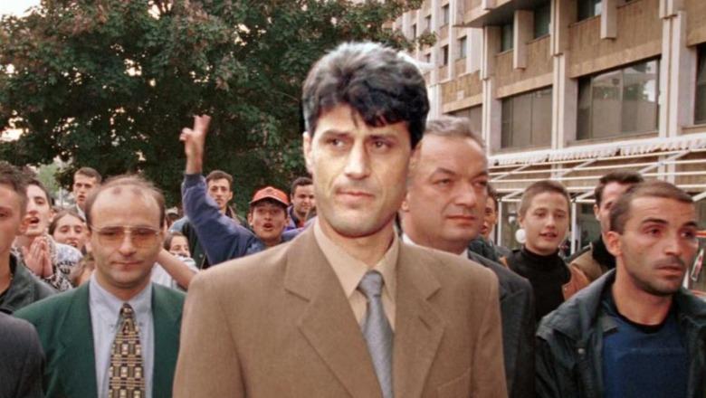 Njeriu i 17 shkurtit nën hijen e 16 shtatorit