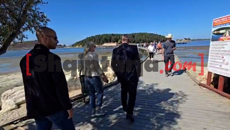 Protestat në sheshin para kryeministrisë, eurodeputetët vizitojnë Zvërnecin