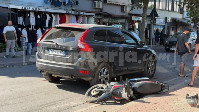 Aksident me vdekje në Tiranë/ Një automjet përplaset me një motor, humb jetën 64-vjeçari