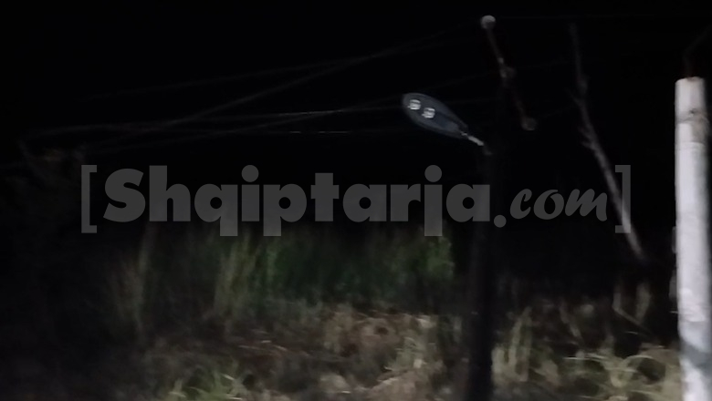 Elbasan/ 8 fshatra pa energji elektrike, shkak rrëzimi i një shtylle elektrike