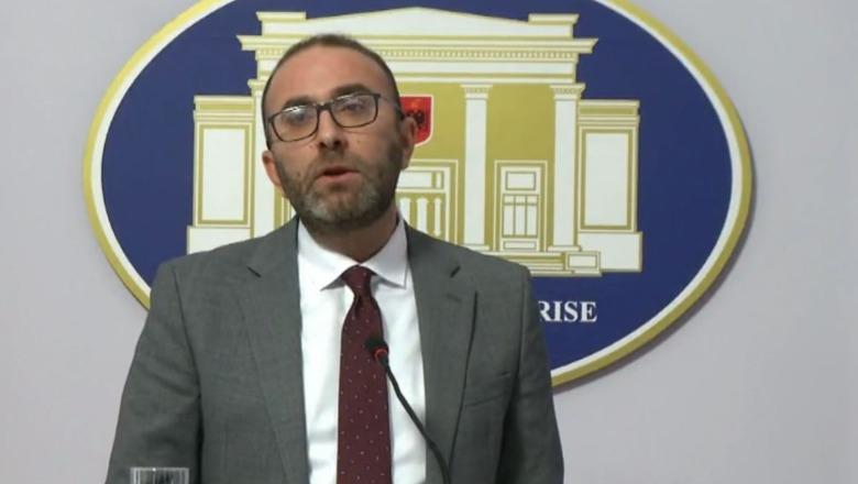 Bardhi ironizon: U mblodh ‘Këshilli i Sigurisë së Gysit’, drejtohej nga një kukull! Begaj të tregojë kush e urdhëroi të dekretonte Hysenin në krye të SHISH