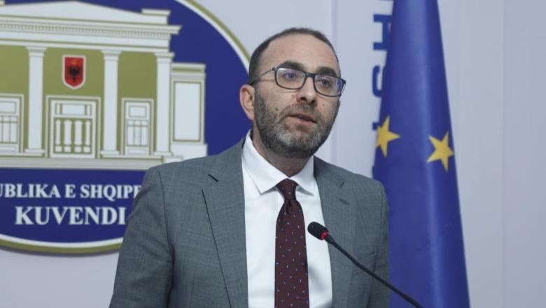 Bardhi-Ramës: Ballukut i dole garant në Kuvend, pse hesht tani që iu sekuestrua vila? Po Ron Yeffet e njeh? Ç’po bëhet me KAYO-n?