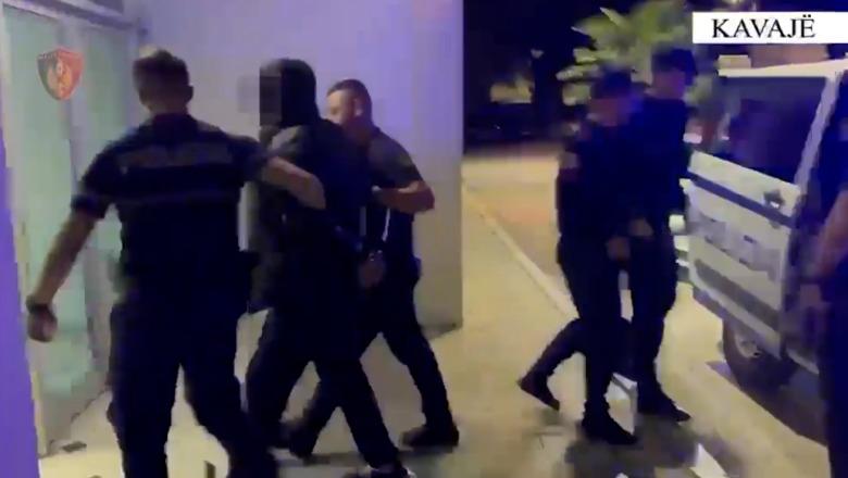 Policia zbardh 6 raste vjedhjesh në Kavajë! 2 të dyshuarit kapen me një automjet të vjedhur! Njëri dyshohet edhe për grabitjen e xhiros së një karburanti (EMRAT)
