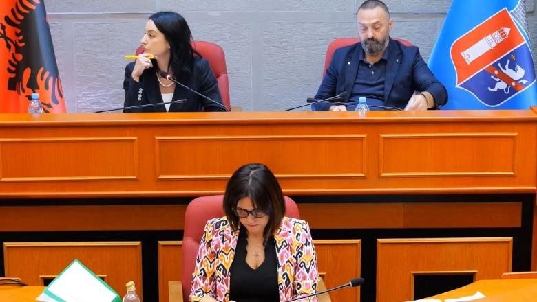 Territorialja/ Zhulali: Karta e Autonomisë Vendore ka parashikuar që të merret mendimi i autoriteteve lokale! Bregasi: Vota është zgjidhja!