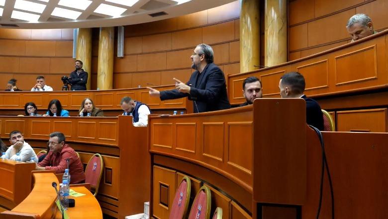 Këshilli i Tiranës miraton relacionin që jep pëlqimin për propozimin e PS për ndarjen e re territoriale, Teliti: S'është reformë, por ndryshim kufiri!