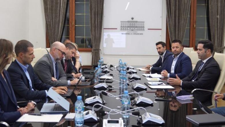 Malaj pret misionin e FMN-së, diskutohen gjetjet e raportit për investimet publike