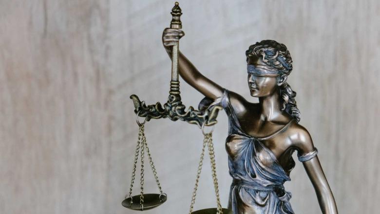 Kodi i Procedurës Penale ndryshon në 105 nene/ Asnjë masë arrest me burg për dënimet nën 5 vite, jo më në qeli gratë shtatzënë dhe nënat me fëmijë nën 6 vjeç! Seancat mund të transmetohen live