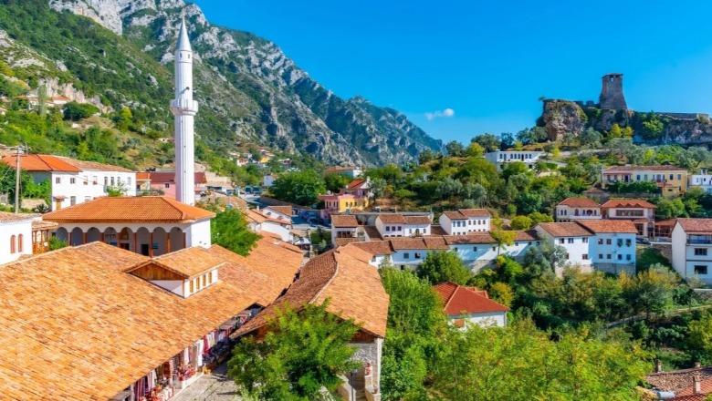 Media spanjolle: Udhëtim magjepsës nëpër Shqipëri, qytetet e gurta te plazhet e kristalta
