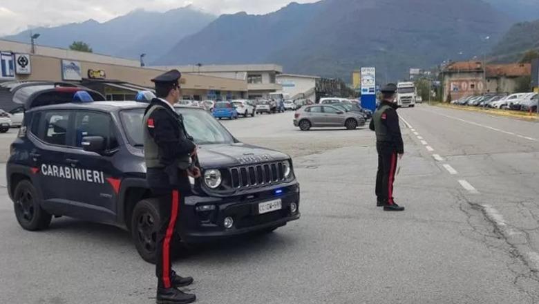  “Jemi polic na dorëzo arin”/ Bie pre e mashtrimit një person në Itali, në pranga një shqiptar dhe një italian